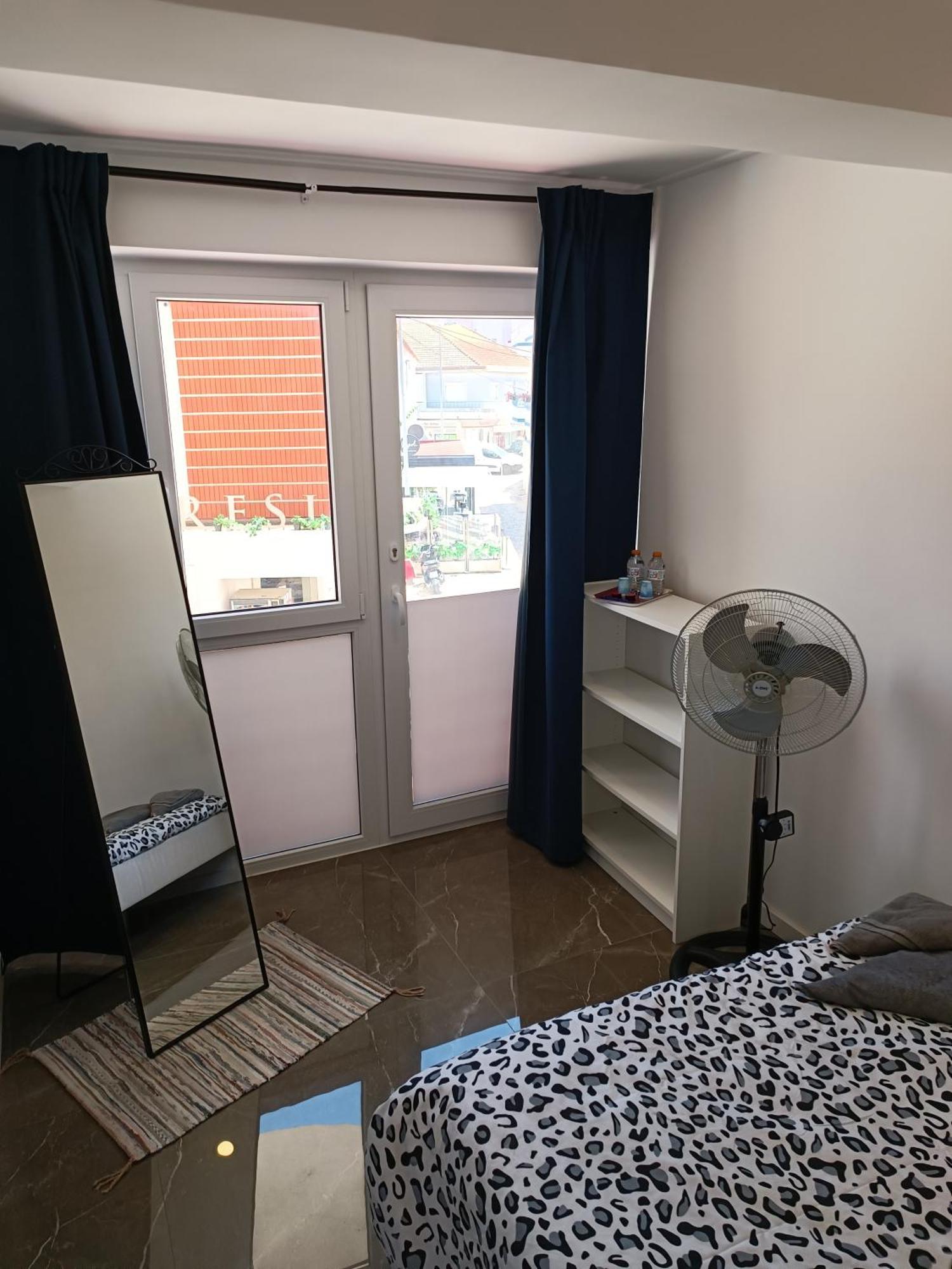 Plaza Caparica Hostel กอสตา ดา กาปาริกา ภายนอก รูปภาพ