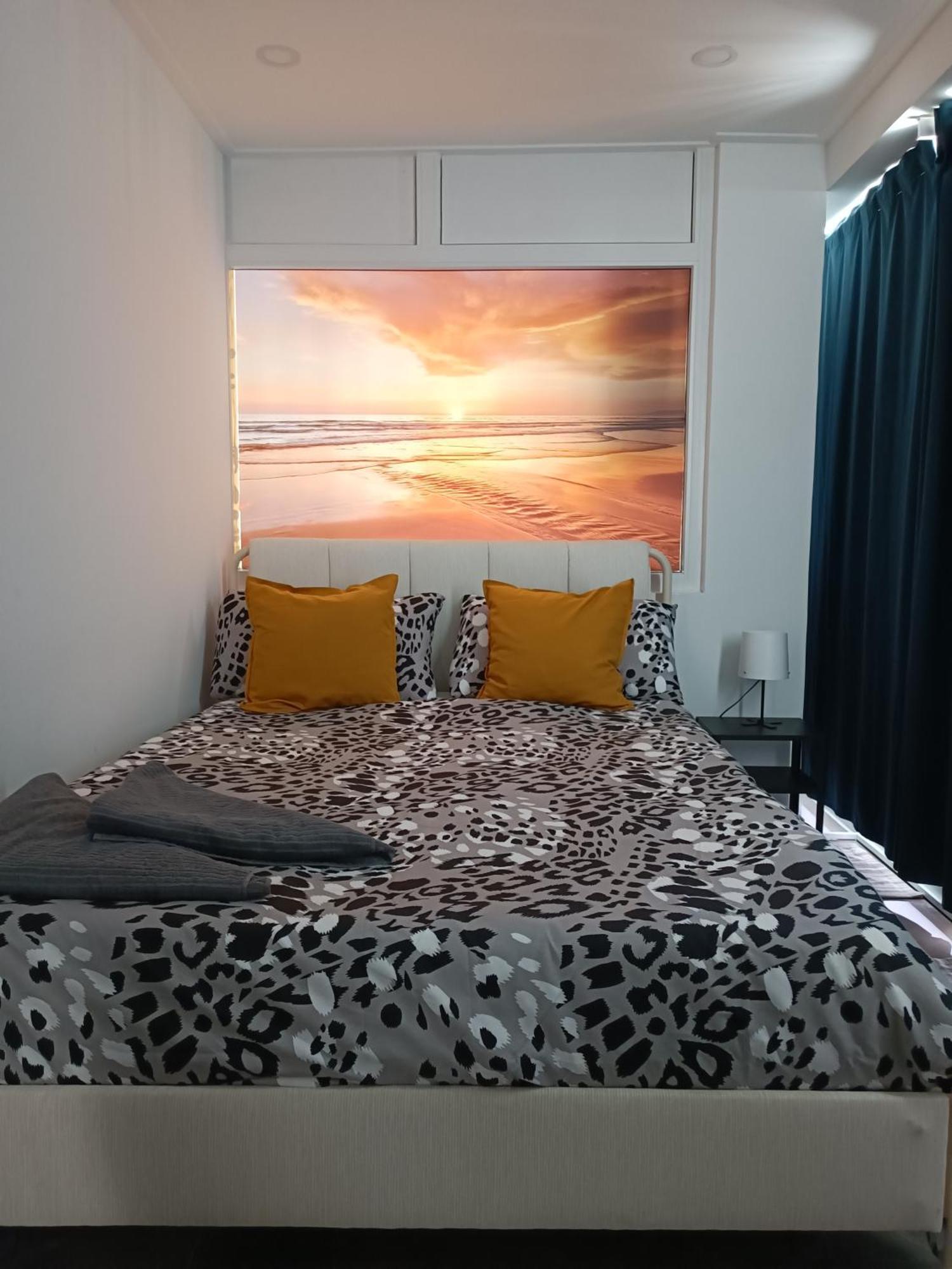 Plaza Caparica Hostel กอสตา ดา กาปาริกา ภายนอก รูปภาพ