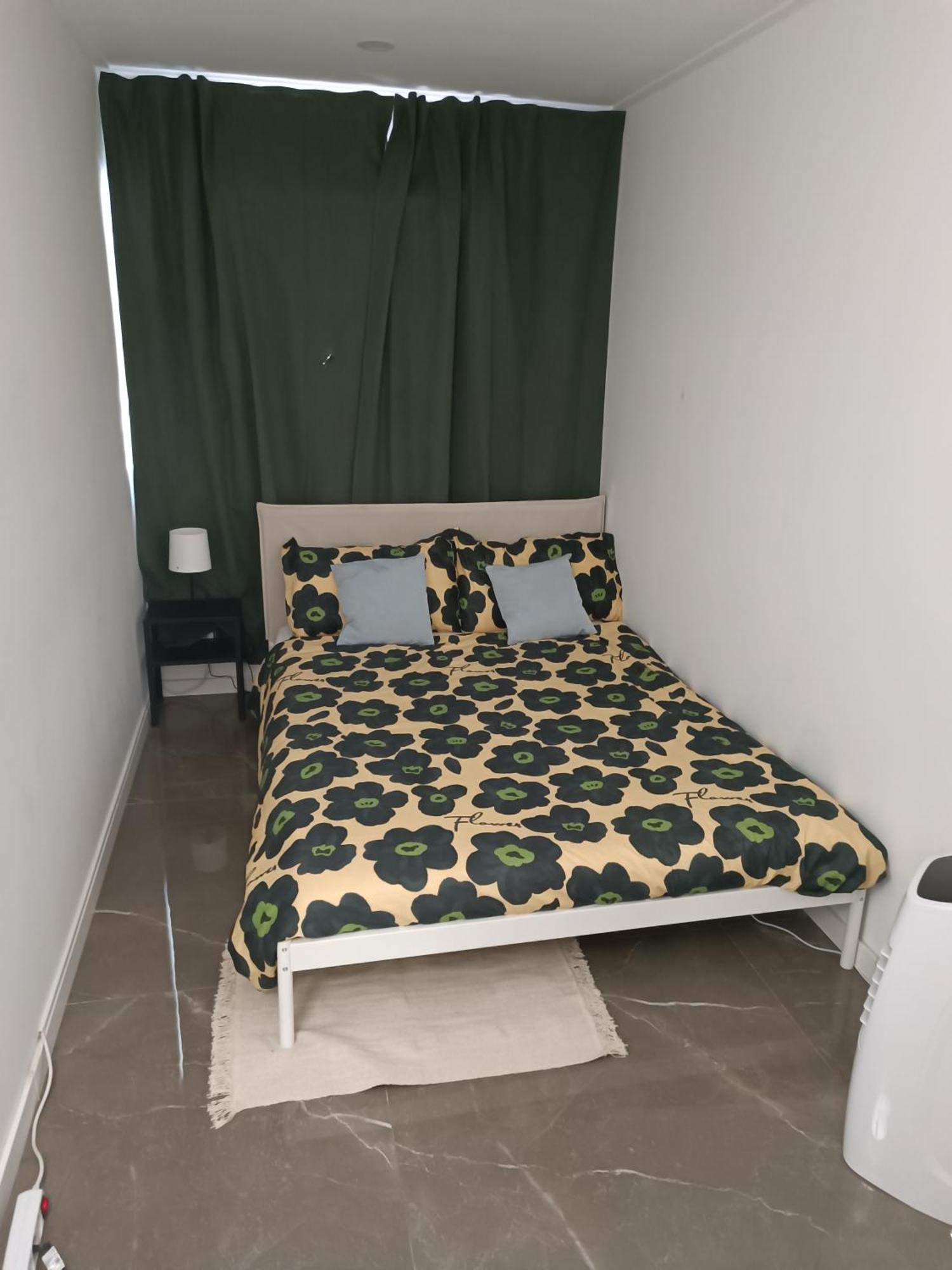 Plaza Caparica Hostel กอสตา ดา กาปาริกา ภายนอก รูปภาพ